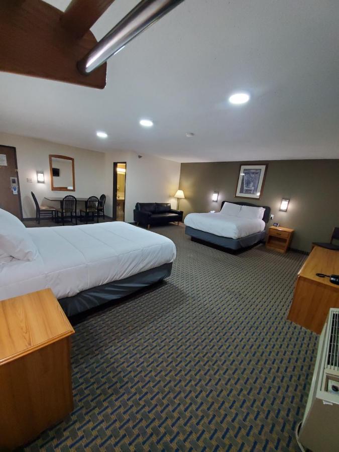 Hibbing Inn And Suites Esterno foto
