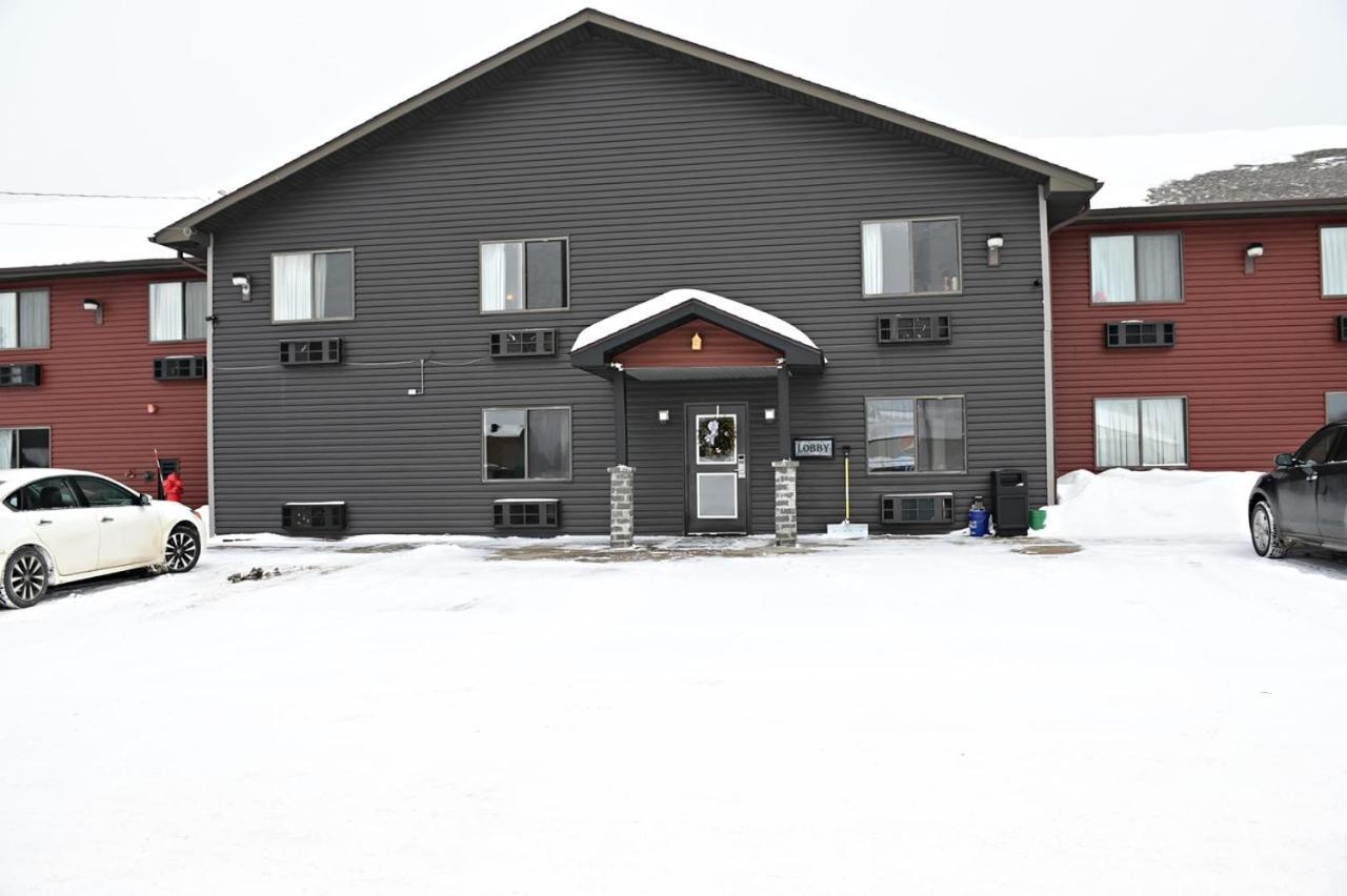 Hibbing Inn And Suites Esterno foto