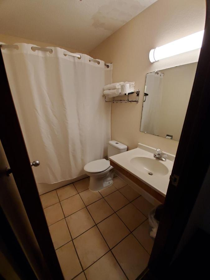 Hibbing Inn And Suites Esterno foto