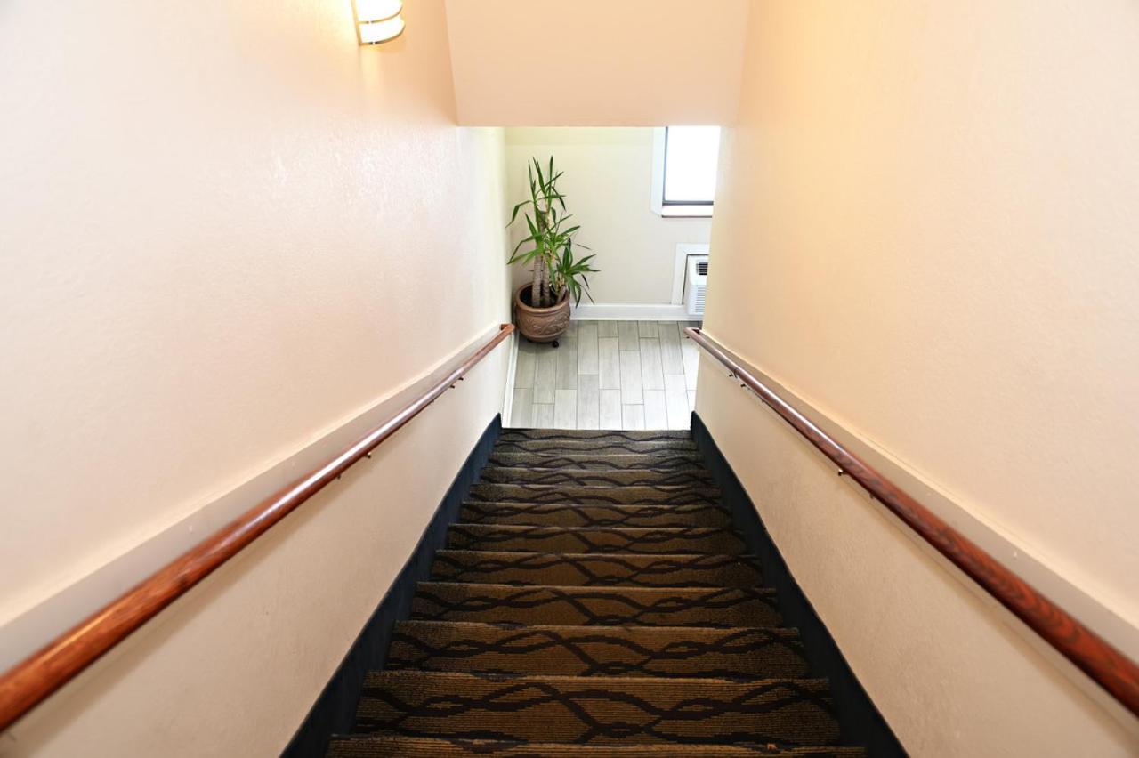 Hibbing Inn And Suites Esterno foto